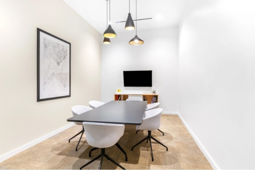 More Photos Of 680 E Colorado Blvd, Pasadena Coworking Space