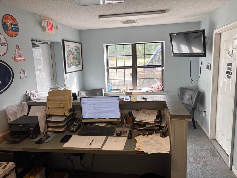 More Photos Of 2680 US Highway 80, Bloomingdale General Retail For Sale