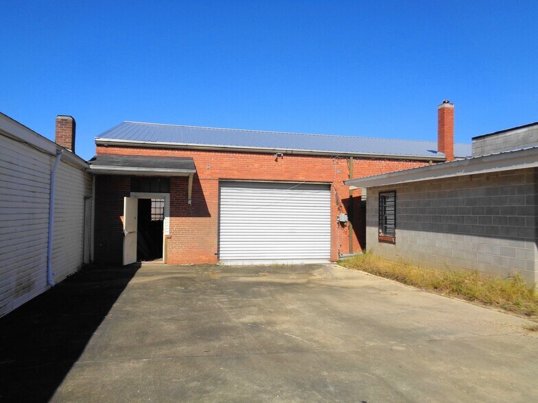 More Photos Of 111 W Ridgeley St, Atmore Storefront For Sale