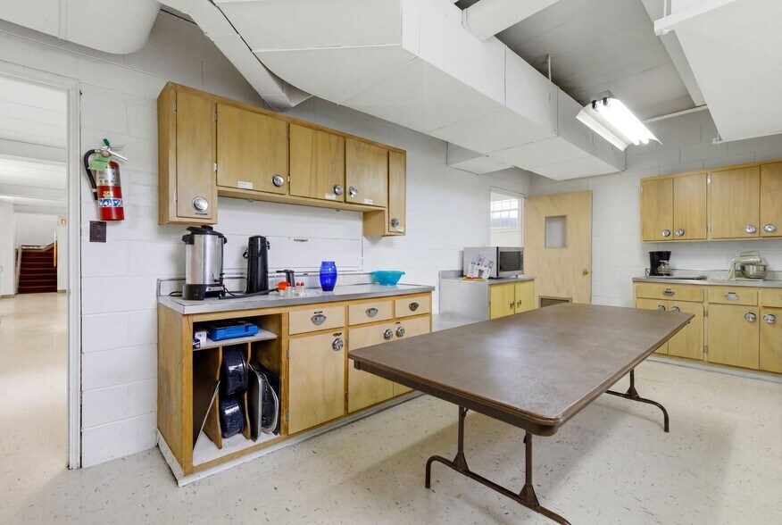 More Photos Of 405 S Westmore Ave, Lombard Religious Facility For Sale