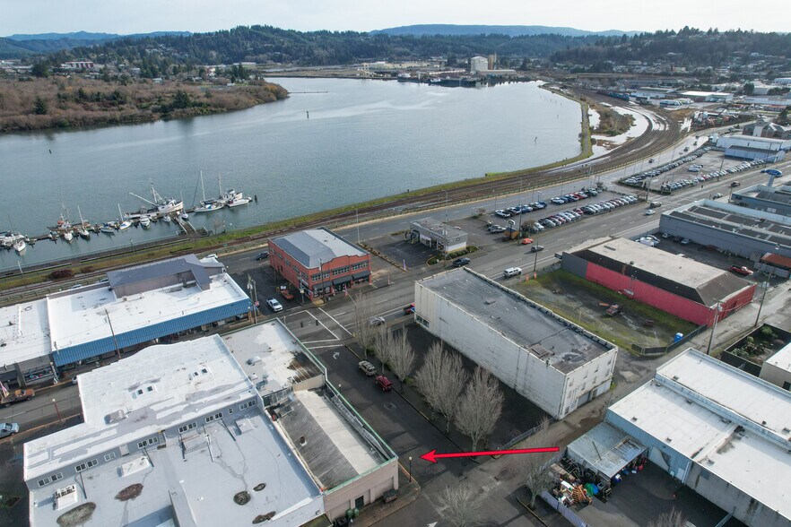 More Photos Of 295 S Broadway, Coos Bay Restaurant For Sale