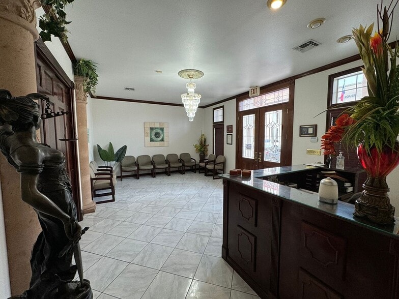 More Photos Of 505 Quarry St, Eagle Pass Office For Sale