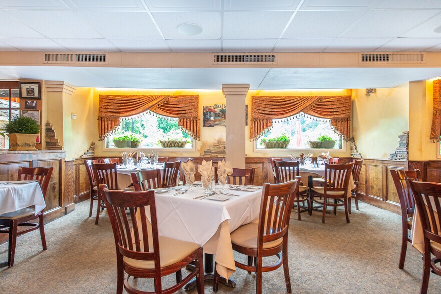 More Photos Of 3673 State Rt 94, Hamburg Restaurant For Sale