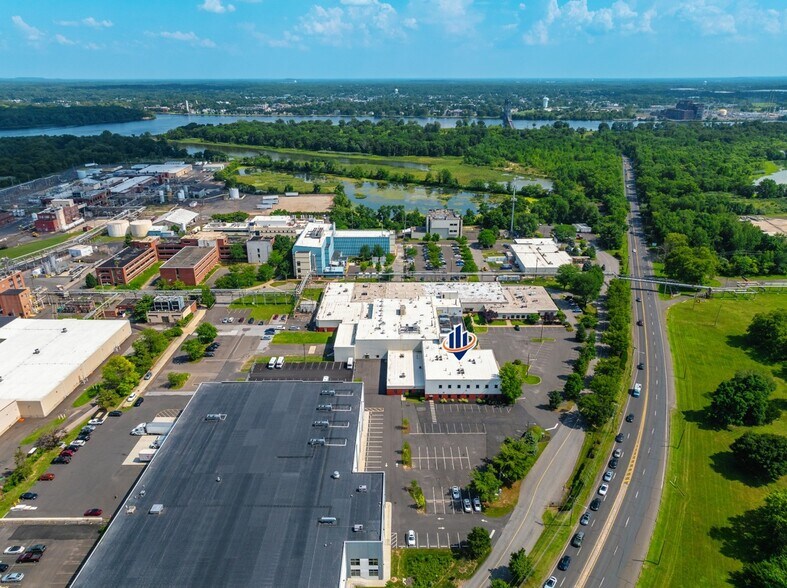 More Photos Of 310 George Patterson Blvd, Bristol Office For Sale