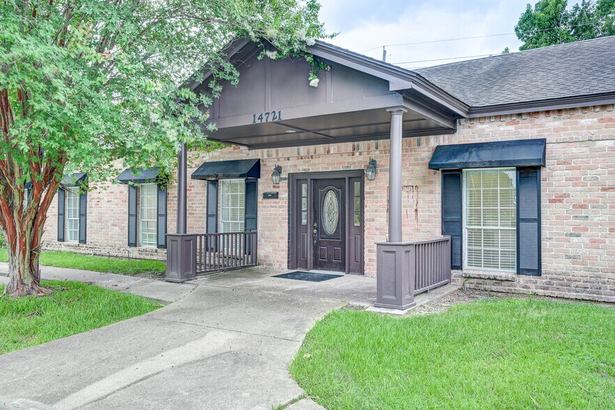 More Photos Of 14721 Pebble Bend Dr, Houston Medical For Lease