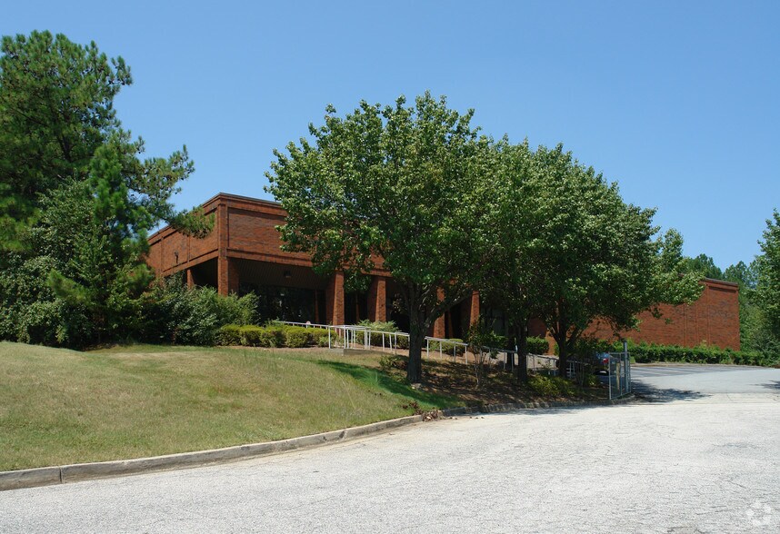 More Photos Of 2532 Commerce Pl, Tucker Warehouse For Sale