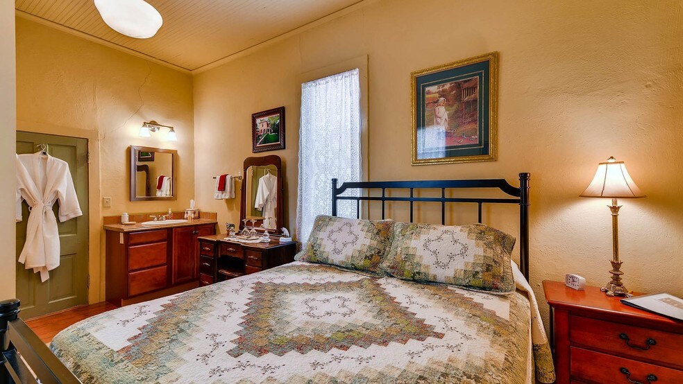 More Photos Of 1305 W 3rd St, Florence Hotel For Sale