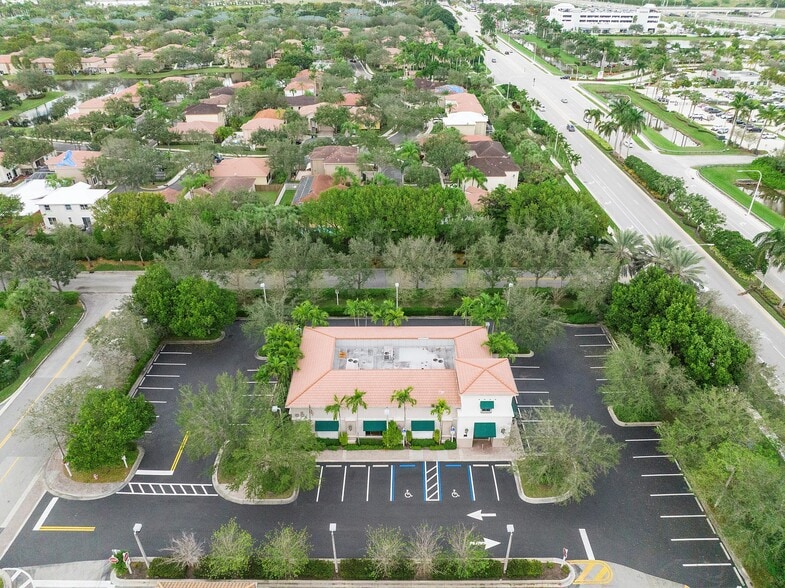 More Photos Of 4471 Weston Rd, Weston Freestanding For Lease