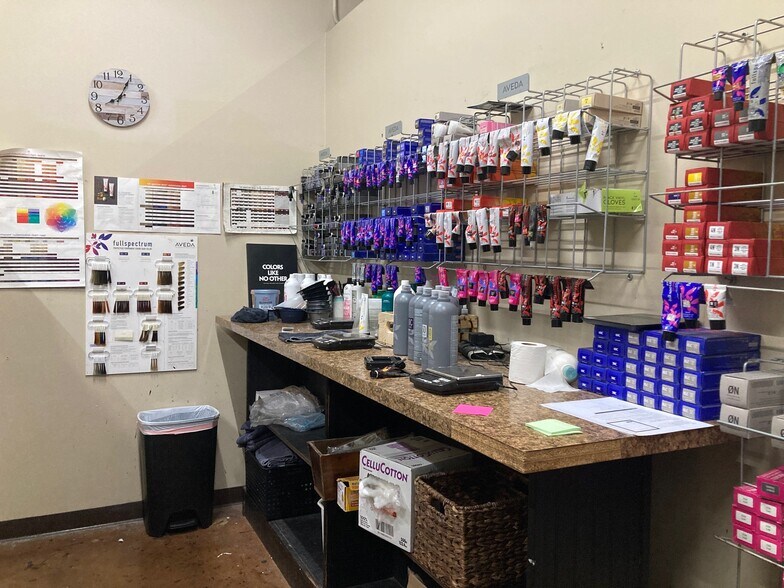 More Photos Of 2525 W Bethany Rd, Sycamore Office For Sale