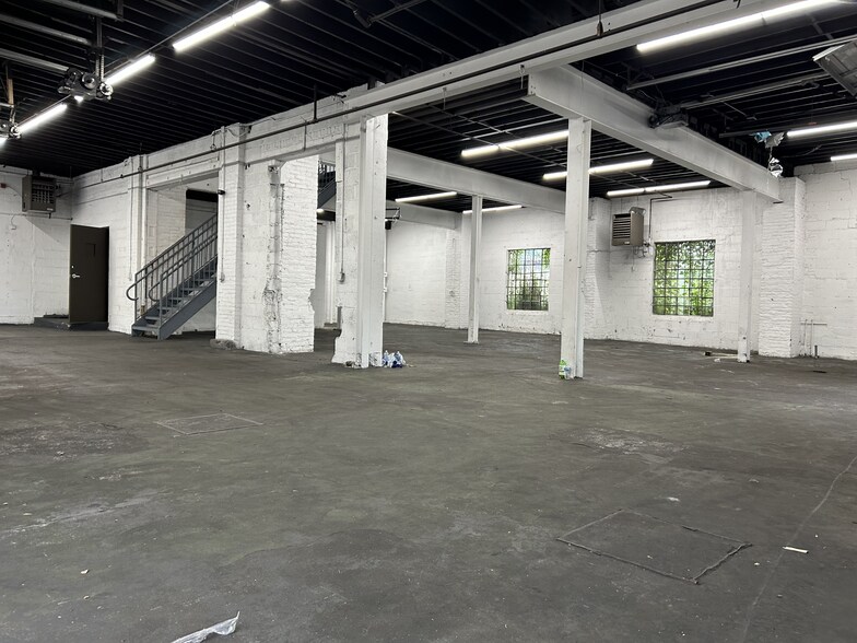 More Photos Of 267-275 Coit St, Irvington Warehouse For Lease