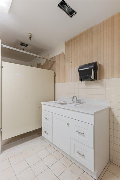 More Photos Of 1811-1813 Old Estill Springs Rd, Tullahoma Warehouse For Lease