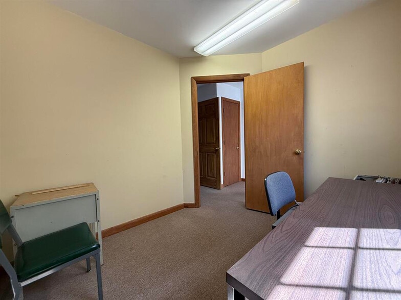 More Photos Of 21 Preston Ln, Bomoseen Flex For Sale