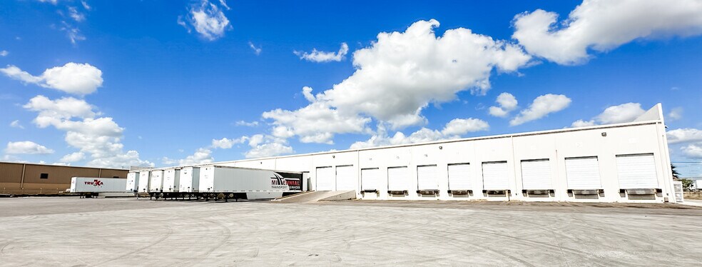 Primary Photo Of 813 Nafta Blvd, Laredo Warehouse For Lease