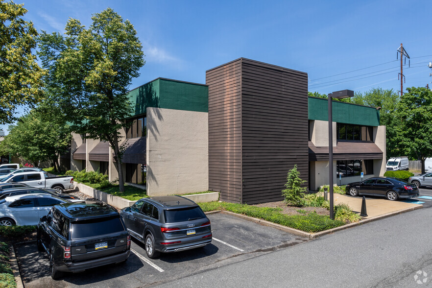 Primary Photo Of 3466 Progress Dr, Bensalem Office For Lease