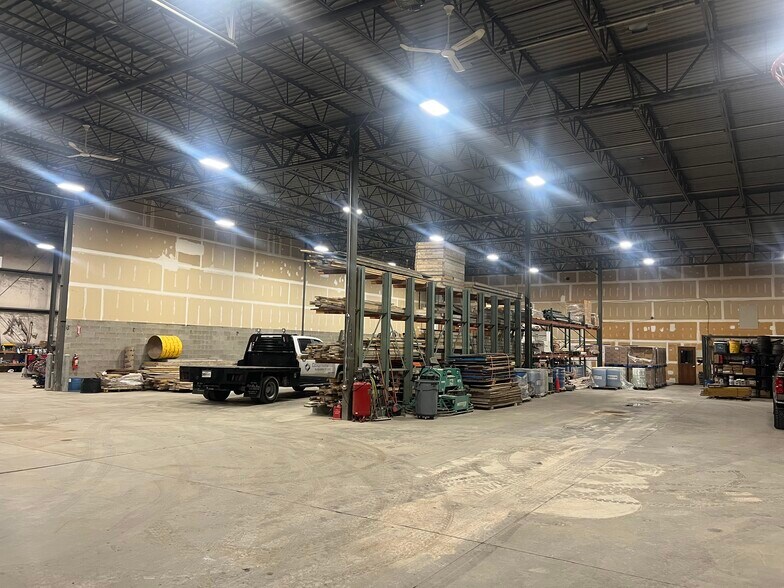 More Photos Of 8804 Bash St, Indianapolis Warehouse For Lease