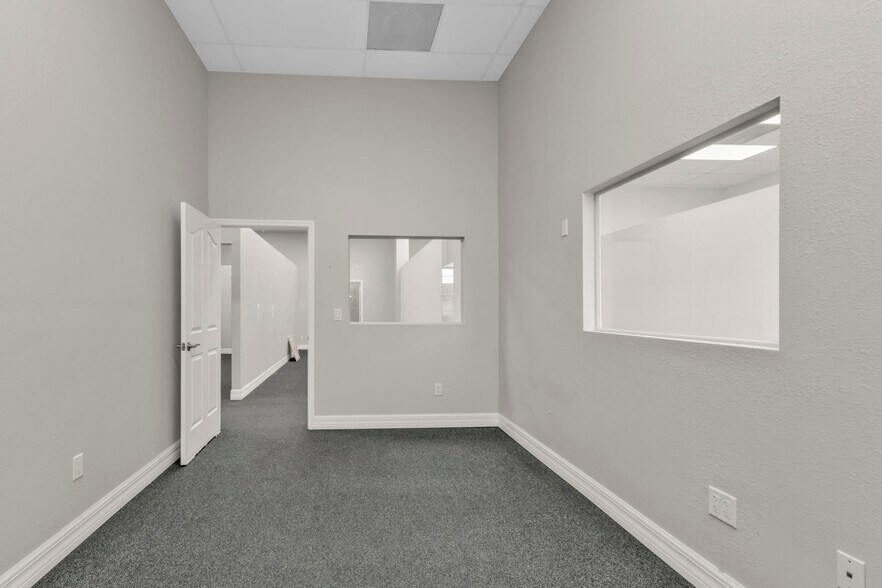 More Photos Of 4694 Tamiami Trl, Port Charlotte Freestanding For Lease