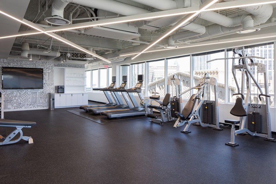 More Photos Of 100 Peachtree St NW, Atlanta Office For Lease