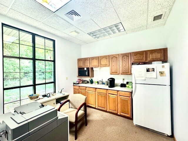 More Photos Of 3400 N Rockton Ave, Rockford Office For Lease