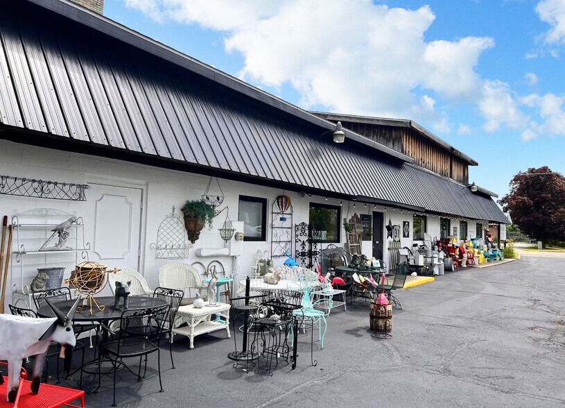 More Photos Of 4034-4036 Grand Blanc Rd, Swartz Creek Freestanding For Sale