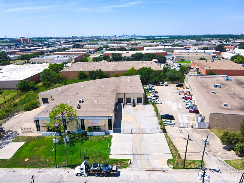 More Photos Of 1241-1243 Majesty Dr, Dallas Warehouse For Lease
