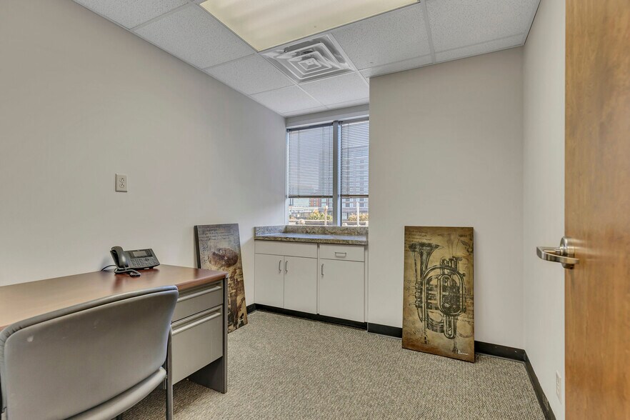 More Photos Of 2004 Hayes St, Nashville Medical For Lease