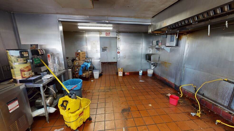 More Photos Of 5065 Riverside Dr, Chino Fast Food For Lease