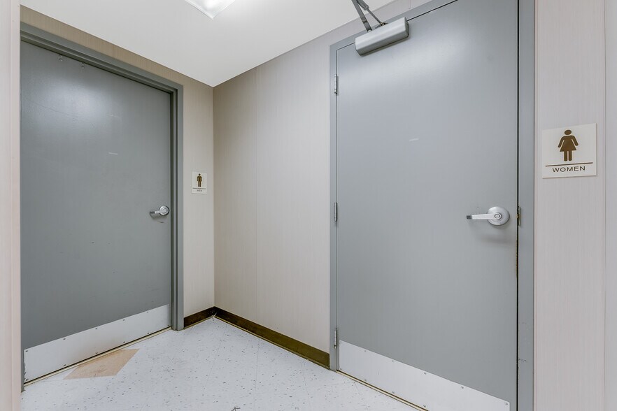 More Photos Of 19254 Seneca Trl, Marlinton Drugstore For Sale