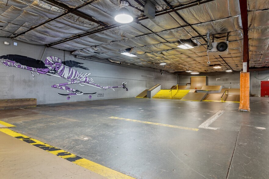 More Photos Of 3535 S Irving St, Sheridan Warehouse For Lease