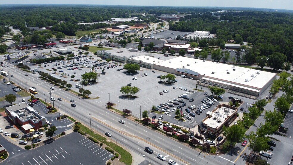 Primary Photo Of 111-129 W Butler Rd, Mauldin Unknown For Lease