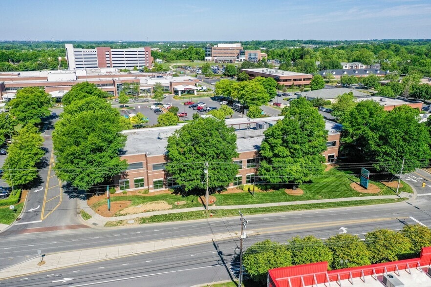 More Photos Of 10620 Park Rd, Charlotte Medical For Lease