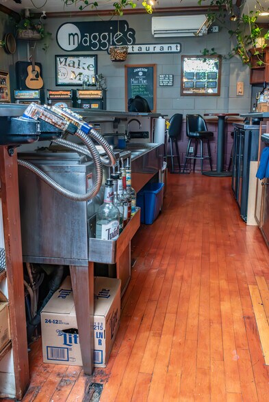 More Photos Of 205 Main St, Onalaska Specialty For Sale