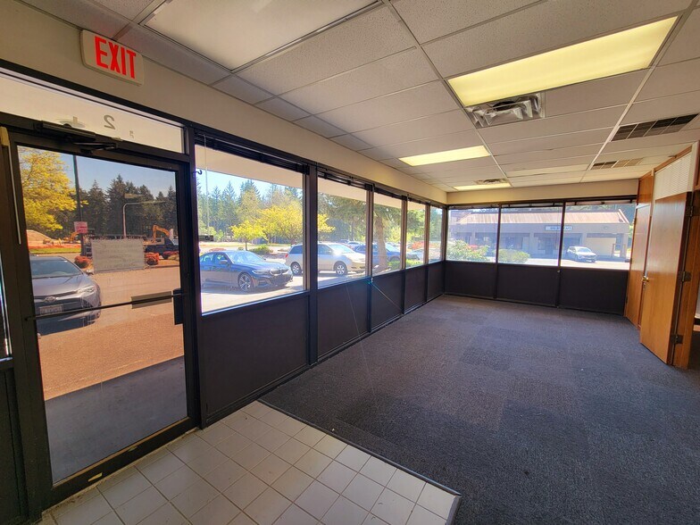 More Photos Of 32717-32925 1st Ave S, Federal Way Unknown For Lease