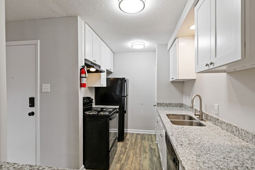 More Photos Of 9707 Timberside Dr, Houston Apartments For Sale