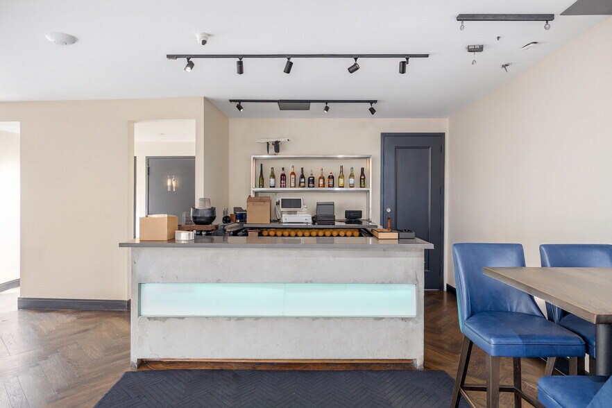 More Photos Of 128 Metropolitan Ave, Brooklyn Restaurant For Lease