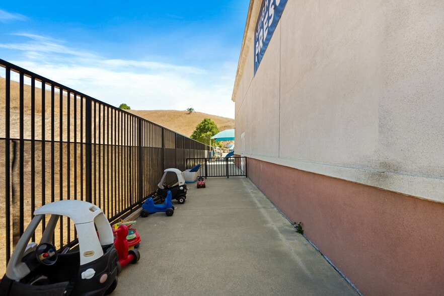 More Photos Of 2090 Chino Hills Pkwy, Chino Hills Schools For Lease