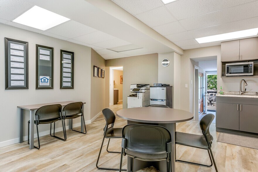 More Photos Of 8045 Birch Bay Dr, Blaine Office Residential For Sale