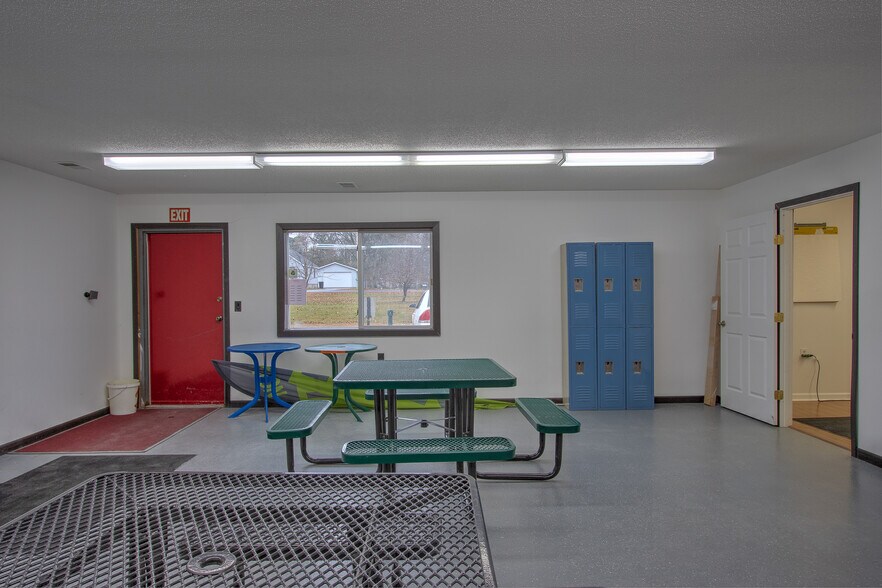More Photos Of 106 Dunn Ave N, Hinckley Industrial For Lease