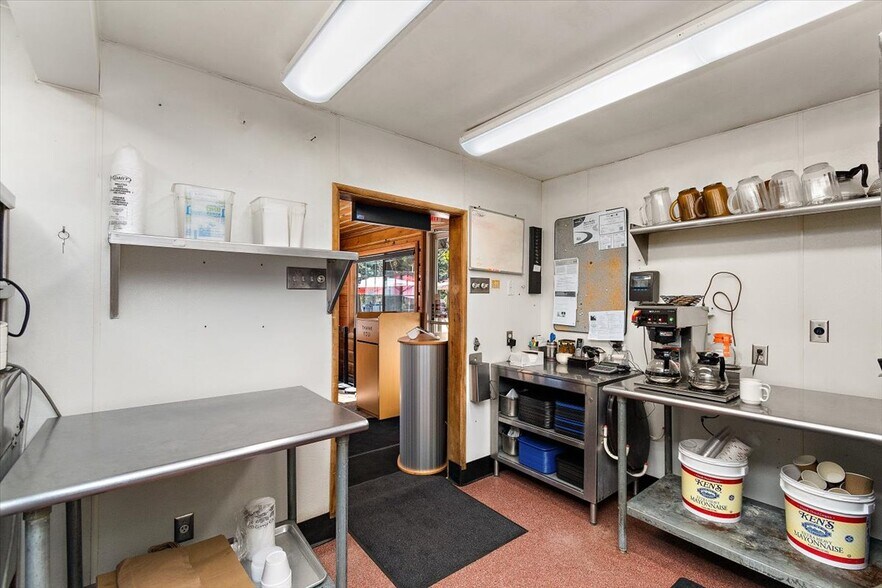 More Photos Of 39226 N Shore Dr, Fawnskin Restaurant For Sale