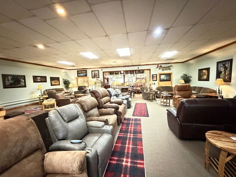 More Photos Of 5079 Hwy 51, Mercer General Retail For Sale