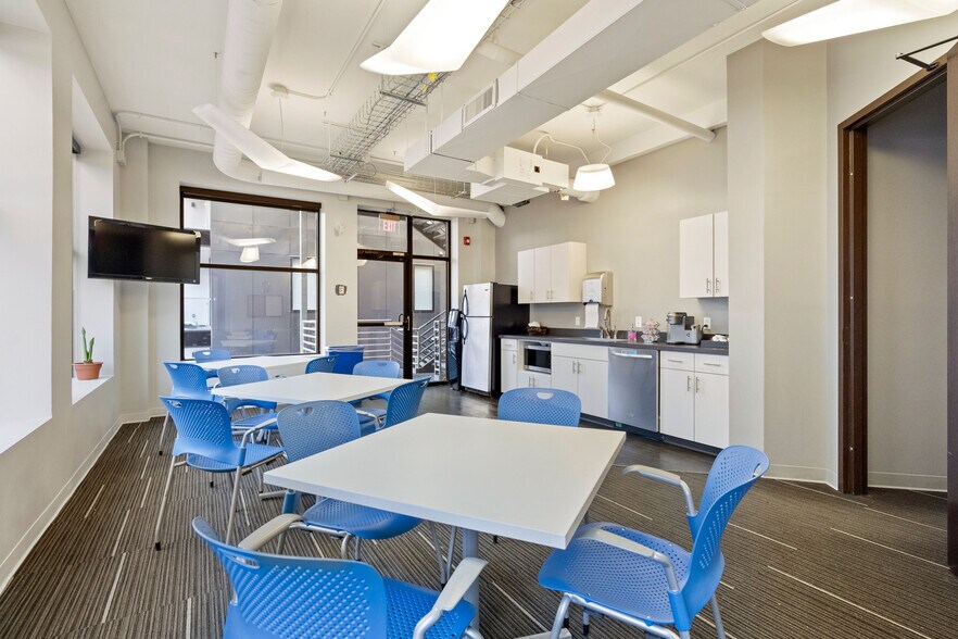 More Photos Of 241 N Pennsylvania St, Indianapolis Loft Creative Space For Lease