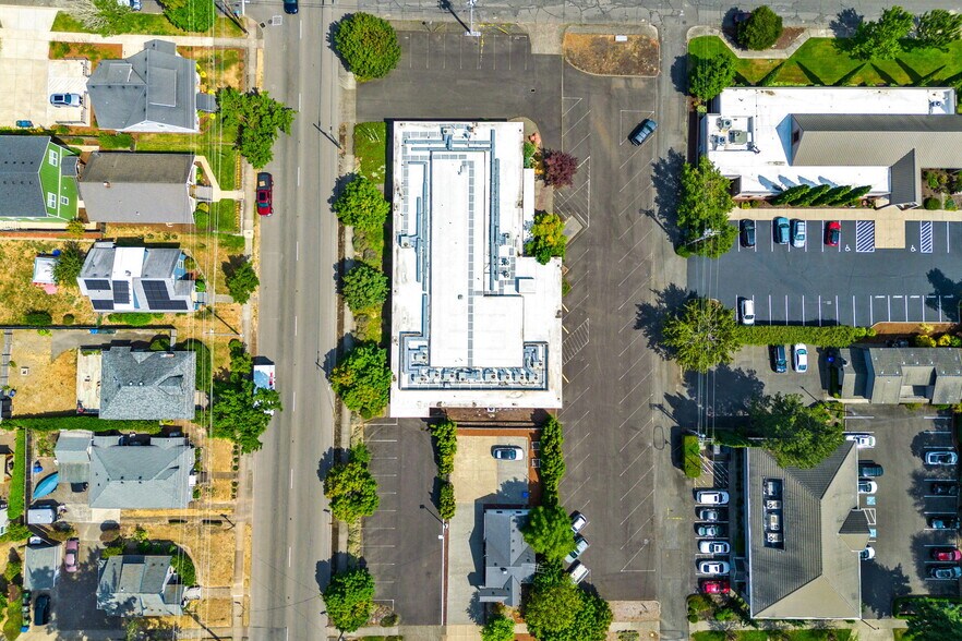 More Photos Of 1730 Commercial St SE, Salem Office For Sale