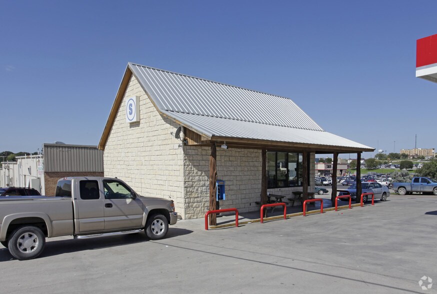 More Photos Of 1210 S Fm-51, Decatur Convenience Store For Lease