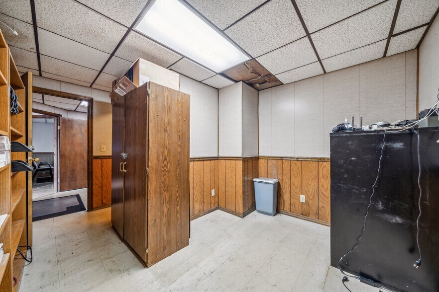 More Photos Of 123 Crossroads Rd, Scottdale Light Distribution For Sale