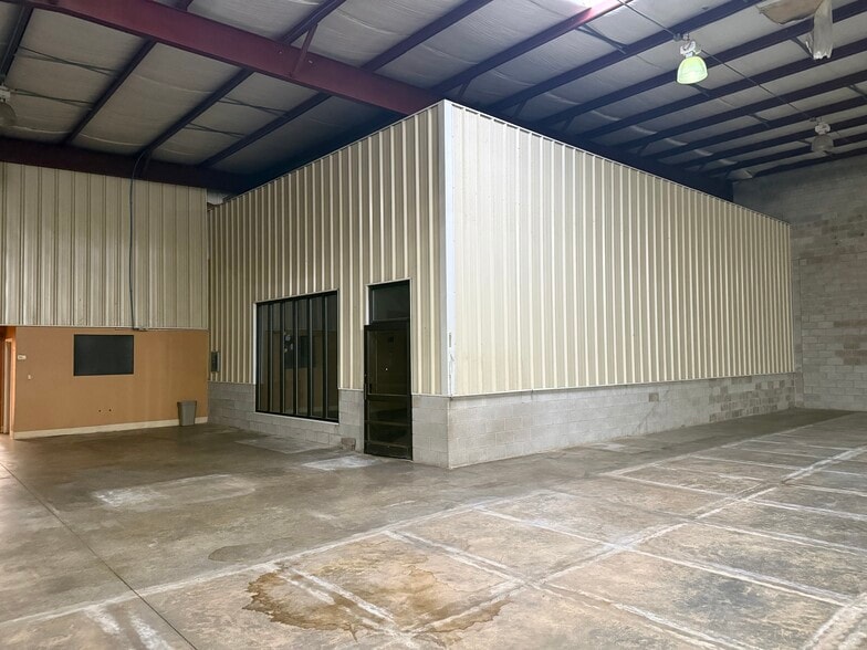 More Photos Of 4411 Wyland Dr, Elkhart Warehouse For Sale