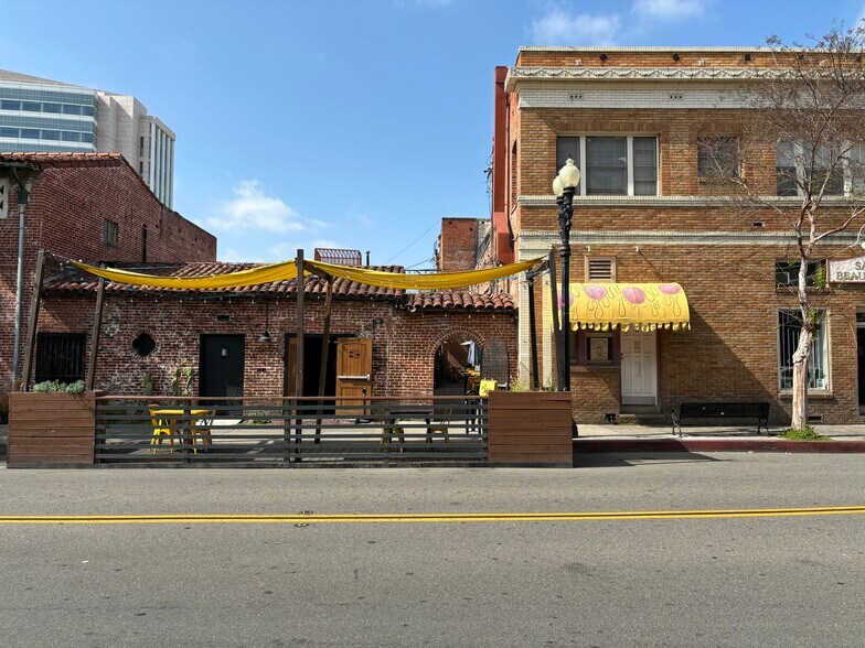More Photos Of 300-312 N Broadway, Santa Ana Storefront Retail Office For Lease