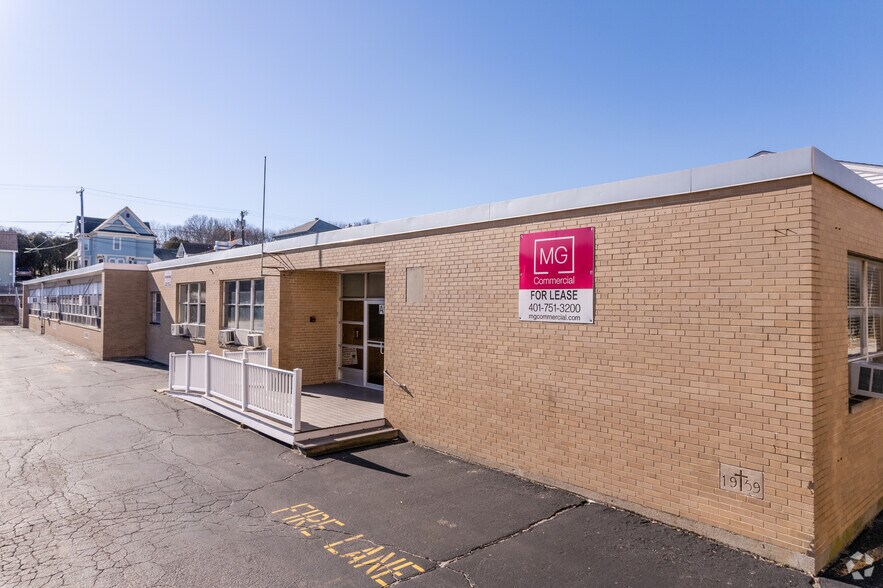 More Photos Of 33 Division St, Manville Schools For Lease