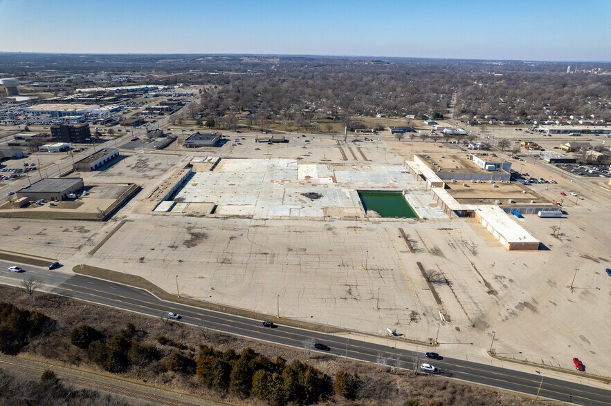 More Photos Of 3500 SW Topeka Blvd, Topeka Land For Sale