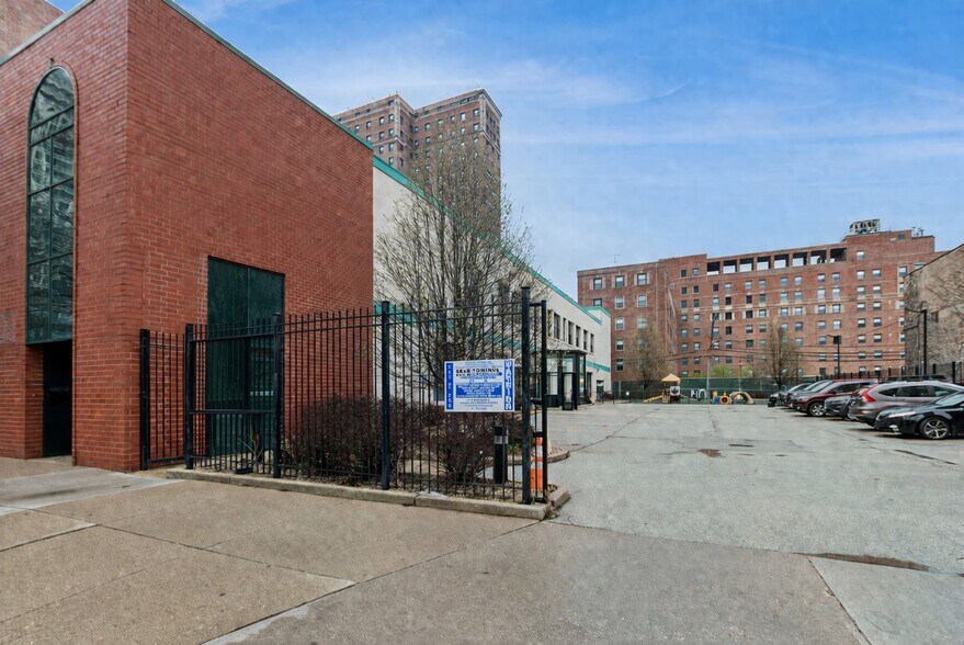 Primary Photo Of 1455 S Michigan Ave, Chicago Office For Sale