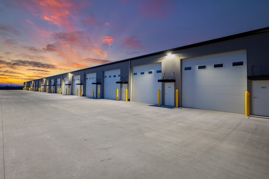 More Photos Of 1575 NW Gettysburg Ln, Waukee Flex For Sale