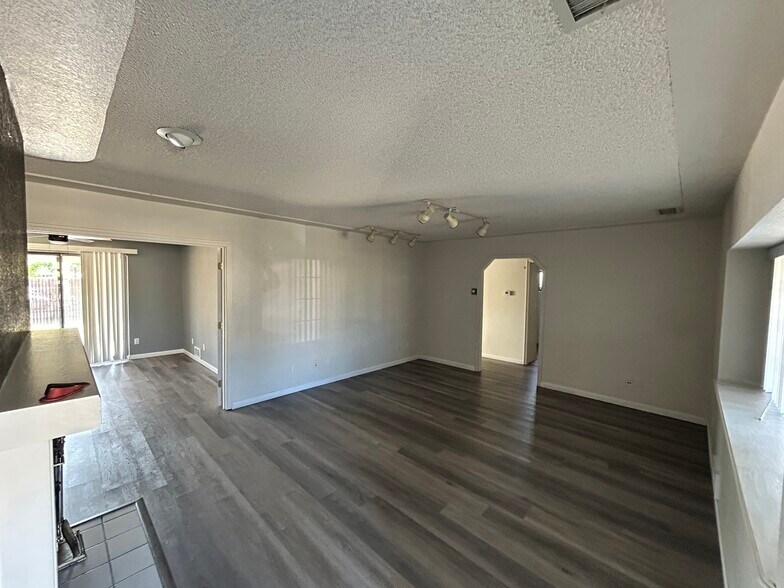 More Photos Of 3115 N Robert Rd, Prescott Valley Flex For Lease